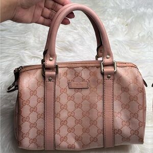 ✔️SOLD. Gucci Pink Monogram Handbag